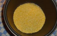 Золотая, ароматная, каша кукурузная: как правильно сварить в мультиварке Кукурузная каша в мультиварке без молока